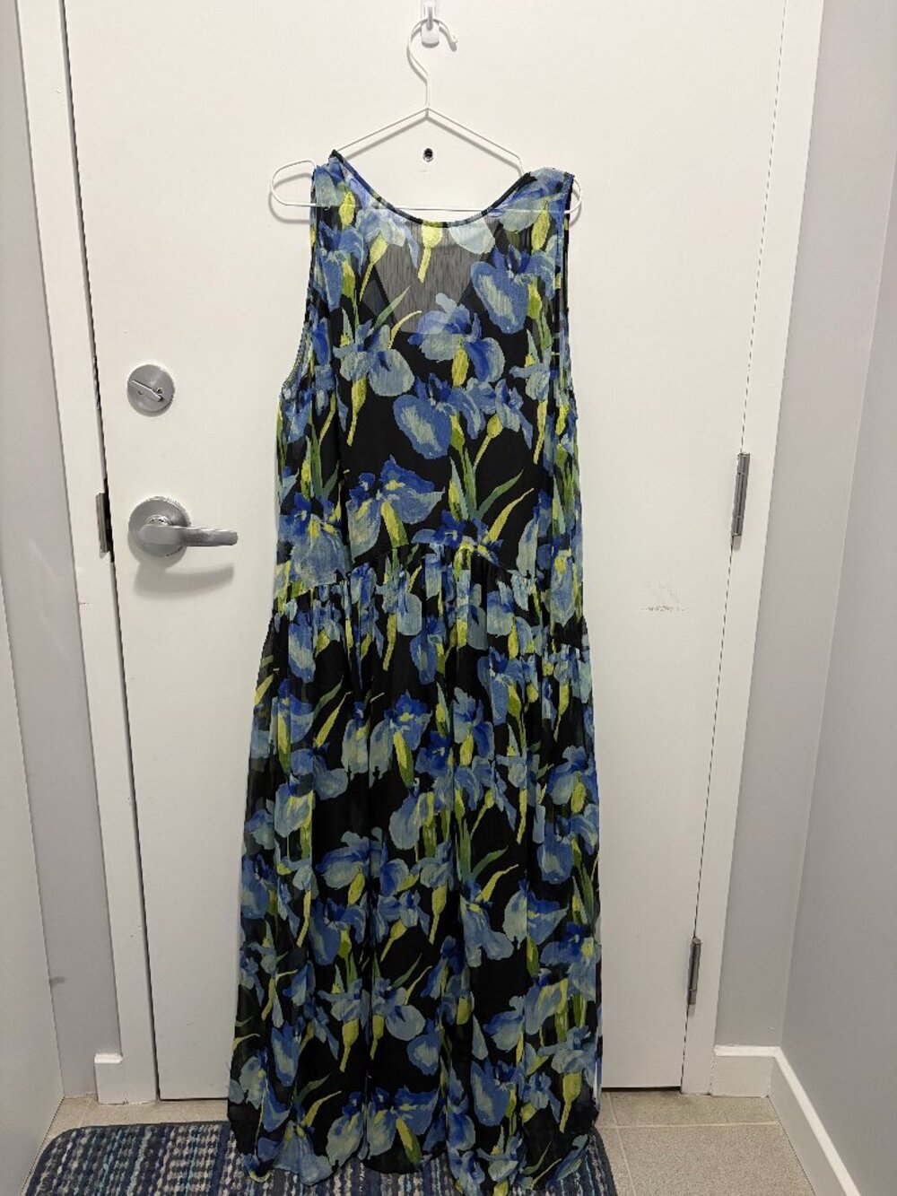 ASOS DESIGN Curve racer neck smock maxi dress in dark based floral - Size US18